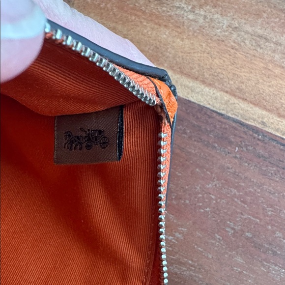 COACH Orange Leather Wristlet EUC - Picture 5 of 12